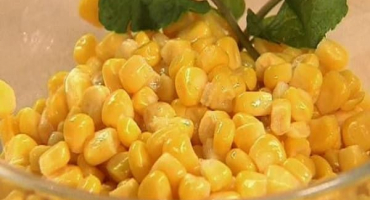 Jak uchovat kukuřici a zrní doma na zimu, recepty se sterilizací i bez ní